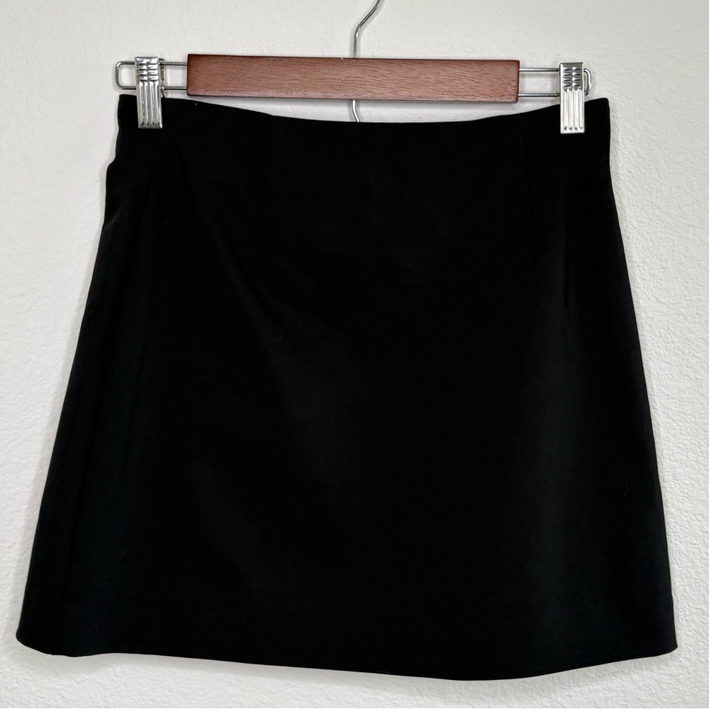Aritzia Black Mini Skirt Babaton Modern Wrap Around Size 4 Neutral Minimalist - Picture 2 of 6